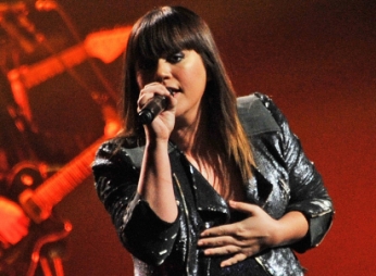 kellyclarkson_946_1 kellyclarkson_946_1